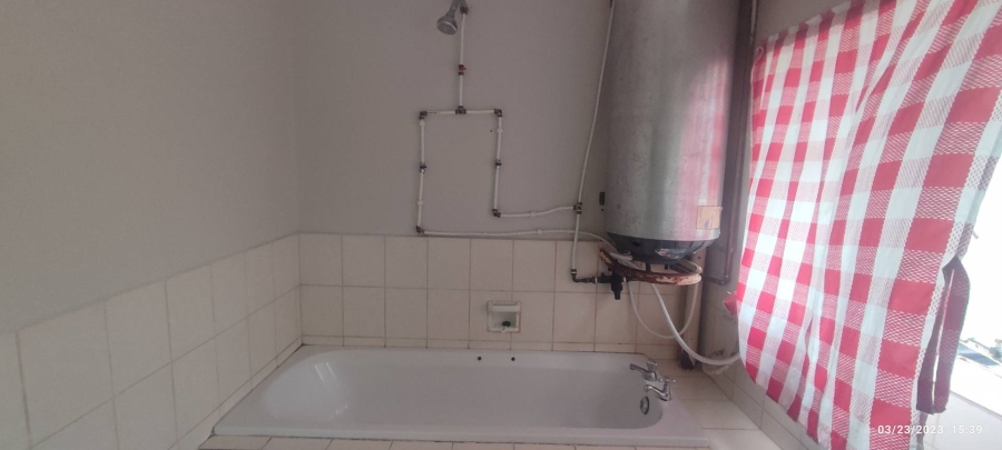 1 Bedroom Property for Sale in Oostersee Western Cape